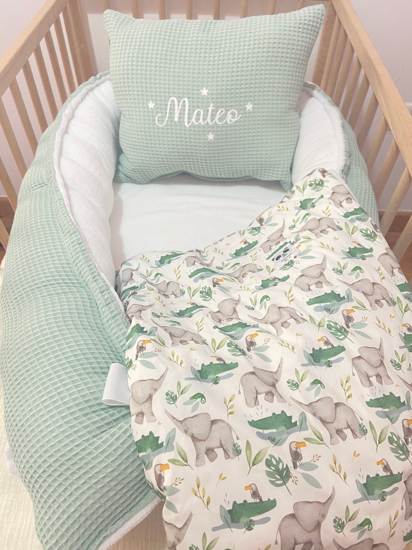 Pack Baby Nido Alligator (nido, manta y cojín personalizado)