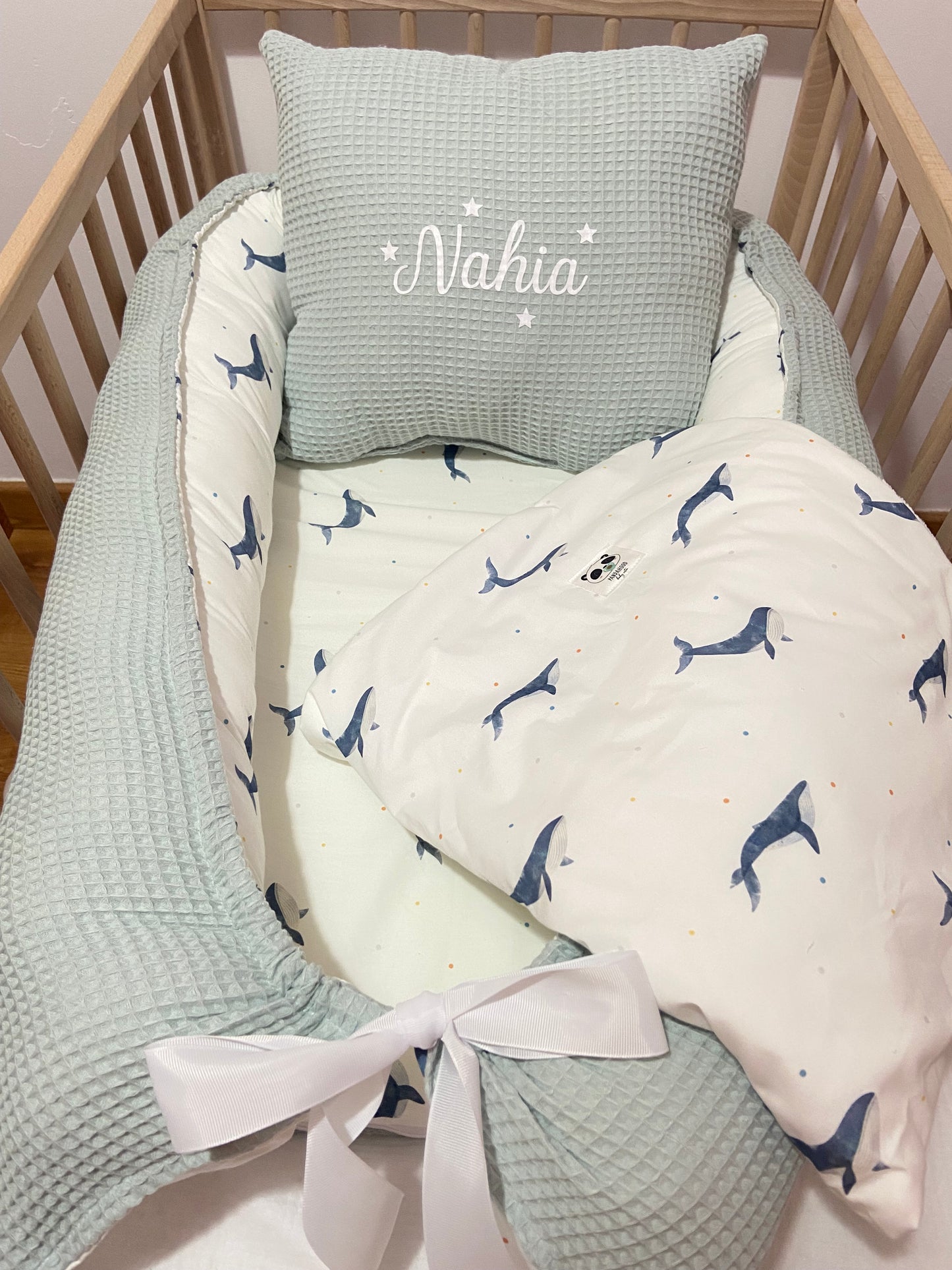 Pack Baby Nido Topo Ballenita (nido, manta y cojín personalizado)