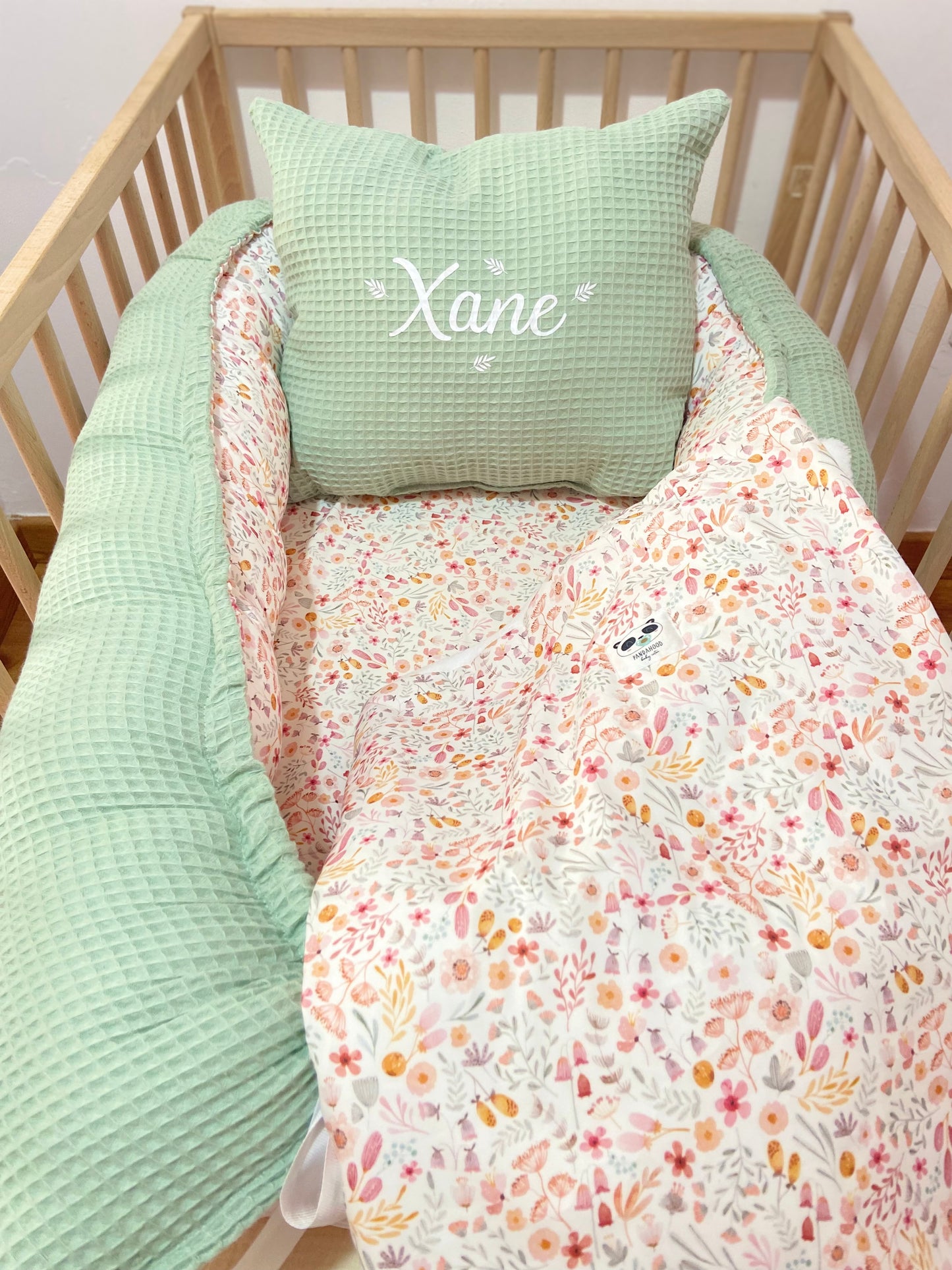 Pack Baby Nido Flor Acuarela Old (nido, manta y cojín personalizado)